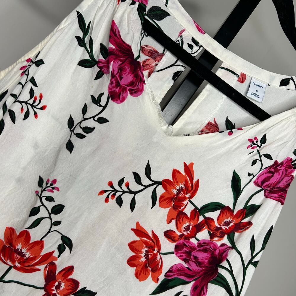 Old Navy Dressy Tank- size medium- floral, tank top,‎ v-neck white - Picture 2 of 5